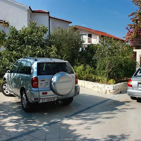 Rastici 2104b * Trogir